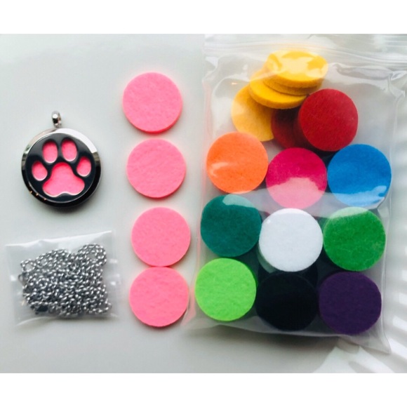 Paw Aroma Therapy Essential Oil Diffuser Necklace - Picture 6 of 9
